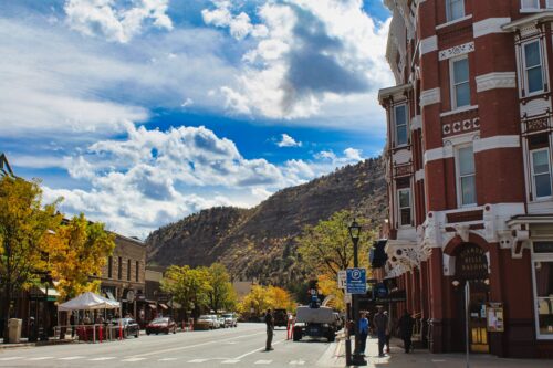 Image of a small Colorado town.