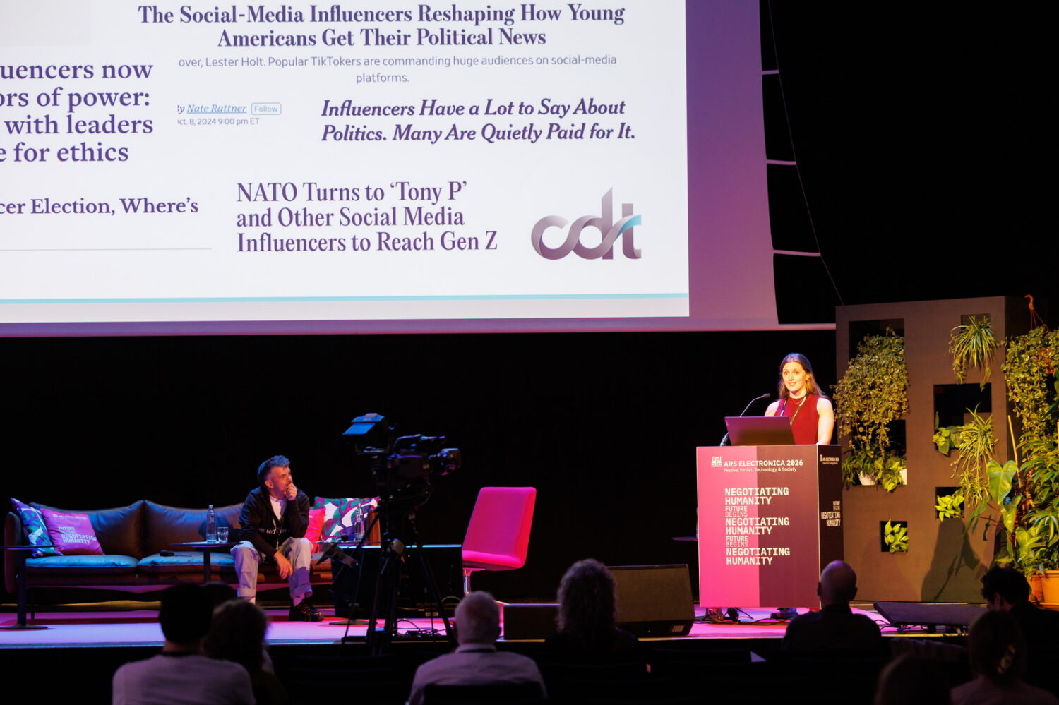 Photo showing Isabel Linzer(right)and Alexander Sängerlaub (left) Why does outrage spread so easily online—and how does it turn into political influence? This conversation brings together psychological insights and a closer look at the growing influence of social media creators in shaping political debate. Presented in the context of fAIr media. fAIr media is co-funded by the Creative Europe programme of the European Union under grant agreement 101147977.